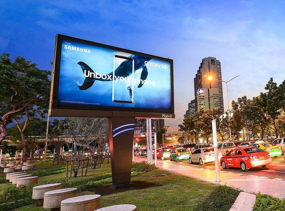 OOH là gì? Vai trò và hình thức phổ biến trong marketing
